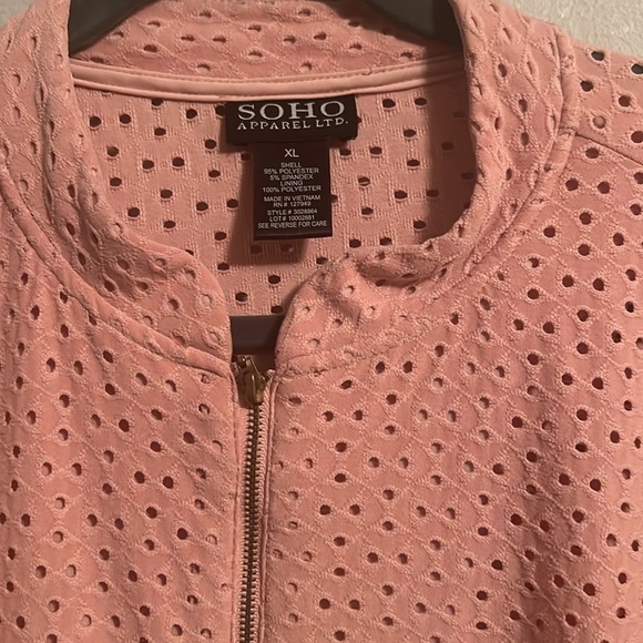 SOHO APPAREL LTD. Blush Pink Lightweight Eyelet Zip-Up - Bomber Jacket Size XL - Picture 3 of 6
